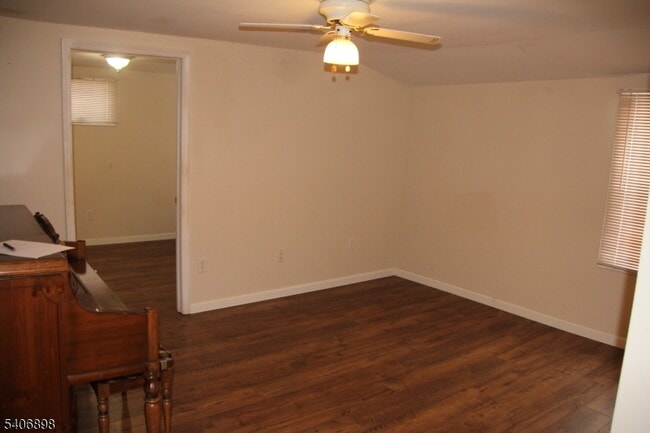 31 Ringwood Ln in Hewitt, NJ - Building Photo - Building Photo