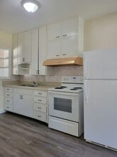 493 Lake Howard Dr SW in Winter Haven, FL - Building Photo - Building Photo