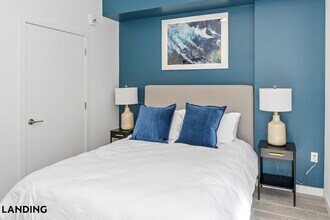 949 Cleveland St, Unit A206 in Clearwater, FL - Foto de edificio - Building Photo