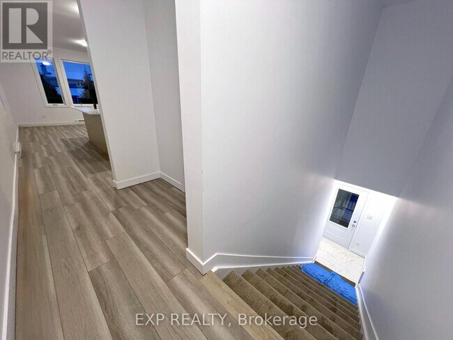 1371 Louis Ln in Ottawa, ON - Building Photo - Building Photo