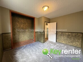 4902 N 16th St in Tacoma, WA - Building Photo - Building Photo