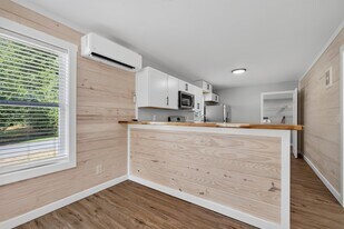 1311 Oak St in Montevallo, AL - Building Photo