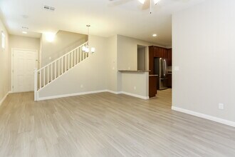 9328 Golden Lad Ave in Las Vegas, NV - Foto de edificio - Building Photo