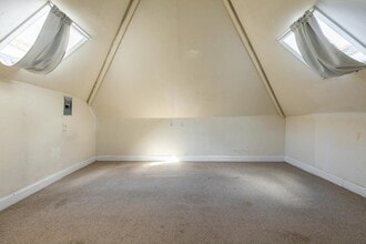 61 Hillside St, Unit 3 in Boston, MA - Foto de edificio - Building Photo