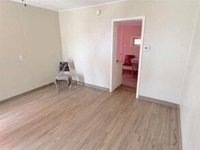 17 4 Ave SW in Dauphin, MB - Building Photo - Building Photo
