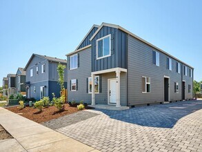 190 28th Ave SE in Albany, OR - Building Photo - Building Photo