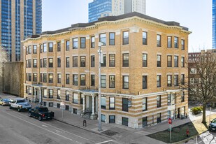 Pasadena Apartments in Milwaukee, WI - Building Photo