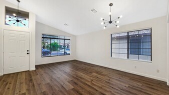 8440 W Rue De Lamour in Peoria, AZ - Building Photo