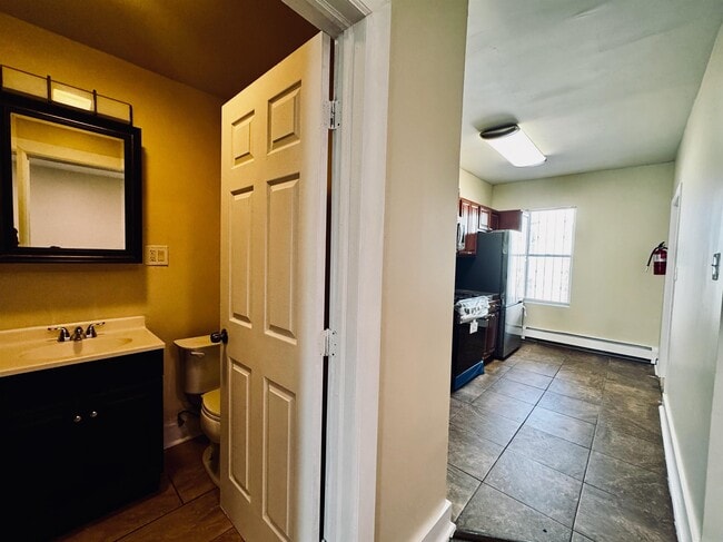 101 1/2 Ocean Ave in Jersey City, NJ - Building Photo - Building Photo