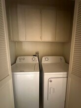 12011 Rochester Ave, Unit 9 in Los Angeles, CA - Building Photo - Building Photo