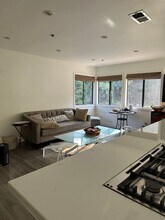549 Palisades Dr in Los Angeles, CA - Building Photo - Building Photo