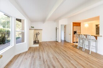 2924 Arriba Way in Santa Barbara, CA - Building Photo - Building Photo