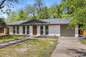 5512 Gloucester Ln in Austin, TX - Building Photo - Building Photo