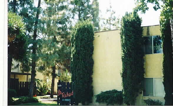 La Rahada in Simi Valley, CA - Building Photo - Building Photo