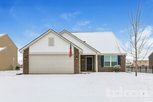 12105 Fall Ct in Cumberland, IN - Building Photo