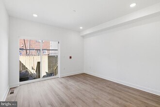 2146 N Franklin St in Philadelphia, PA - Building Photo - Building Photo