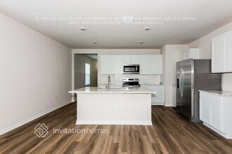 8025 Majestic Palms Ct in Venice, FL - Building Photo - Building Photo