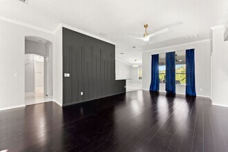 16456 Tisons Blf Rd in Jacksonville, FL - Building Photo - Building Photo