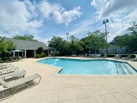 The Columns at Lake Ridge photo'