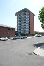 Cathedral Plaza in Spokane, WA - Foto de edificio - Building Photo