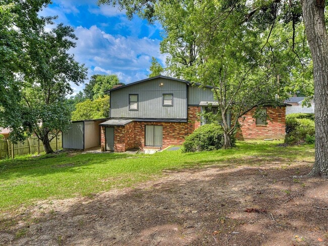 property at 904 Big Hunt Rd