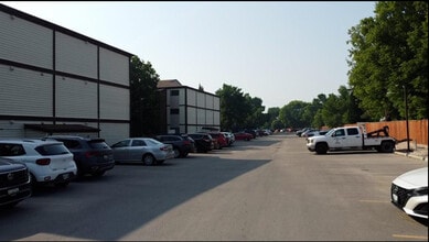 5 Burland Av in Winnipeg, MB - Building Photo - Building Photo