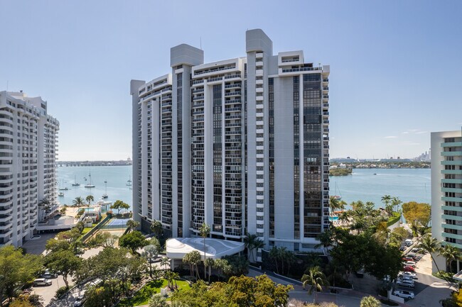 Nine Island Avenue Condo in Miami Beach, FL - Building Photo - Building Photo