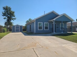 3151 Roe Dr in Houston, TX - Building Photo - Building Photo
