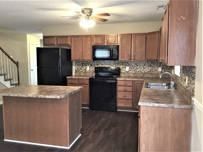 4924 Lighthouse Ct in Winston-Salem, NC - Building Photo - Building Photo