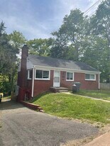 1122 Forest Hills Ave, Unit A in Charlottesville, VA - Building Photo