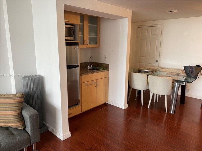 property at 825 Brickell Bay Dr