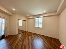 5531 La Mirada Ave in Los Angeles, CA - Building Photo