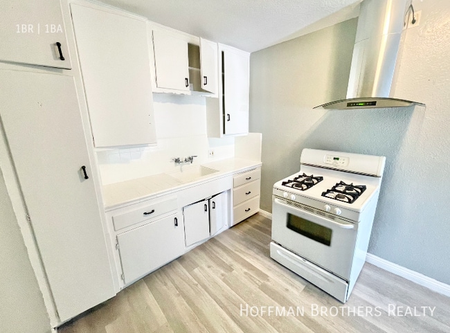 441 W Santa Cruz St