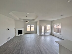 1013 Sublime Dr in Heath, TX - Foto de edificio - Building Photo