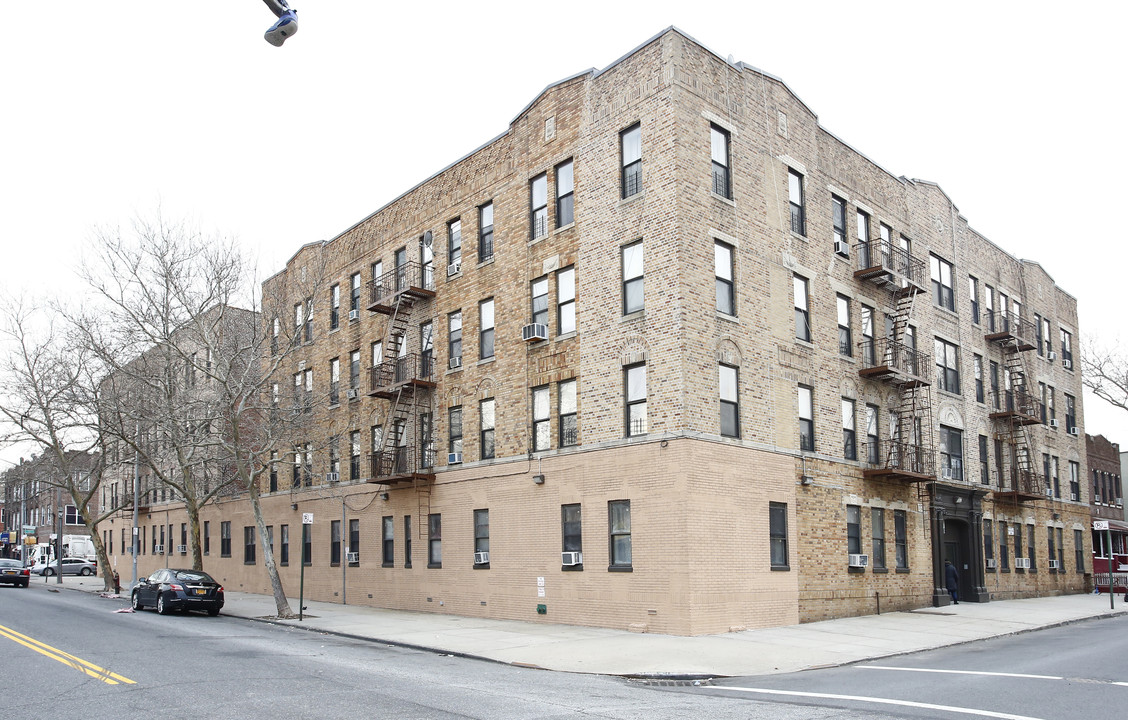 Winthrop in Brooklyn, NY - Building Photo