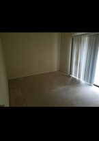 2010 E Wellington Ave in Santa Ana, CA - Building Photo