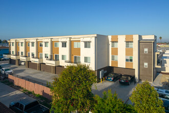 3801 Franklin Ave in Fullerton, CA - Foto de edificio - Building Photo