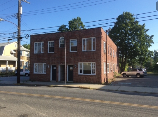 21 W Main St in Penns Grove, NJ - Building Photo