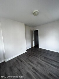 170 Meehan Ave photo'
