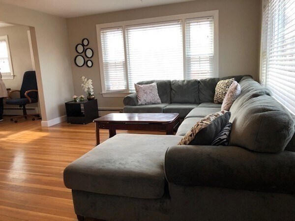 3 West St in Medway, MA - Building Photo - Building Photo