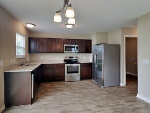 10904 Mansfield Way in Ingalls, IN - Building Photo - Building Photo