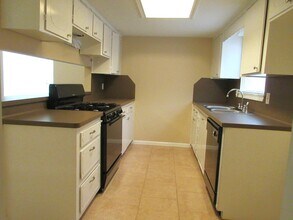 714 Cherry Valley Dr in Huffman, TX - Building Photo - Building Photo