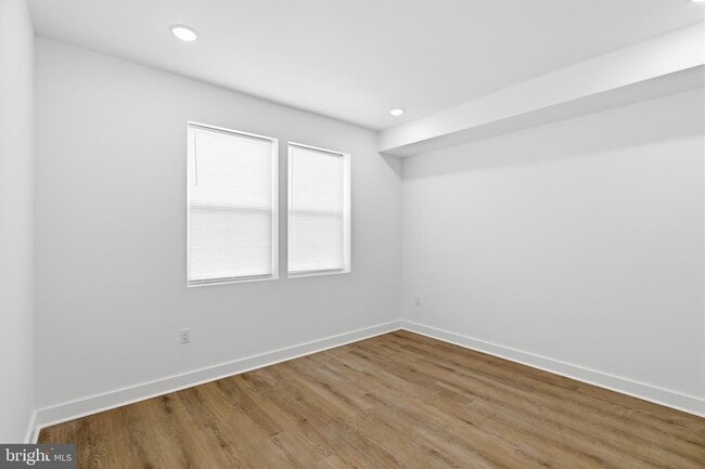 property at 2146 N Franklin St