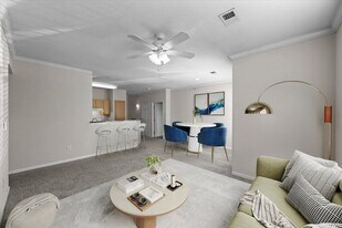 Crowne Chase Apartment Homes in Overland Park, KS - Building Photo