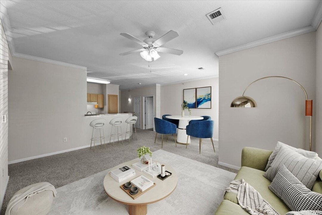 Crowne Chase Apartment Homes in Overland Park, KS - Building Photo