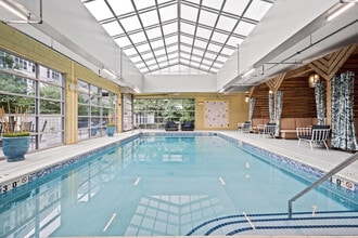 2626 Tunnel Blvd in Pittsburgh, PA - Building Photo - Building Photo