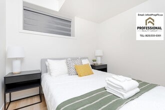 15708 97 Av NW in Edmonton, AB - Building Photo - Building Photo