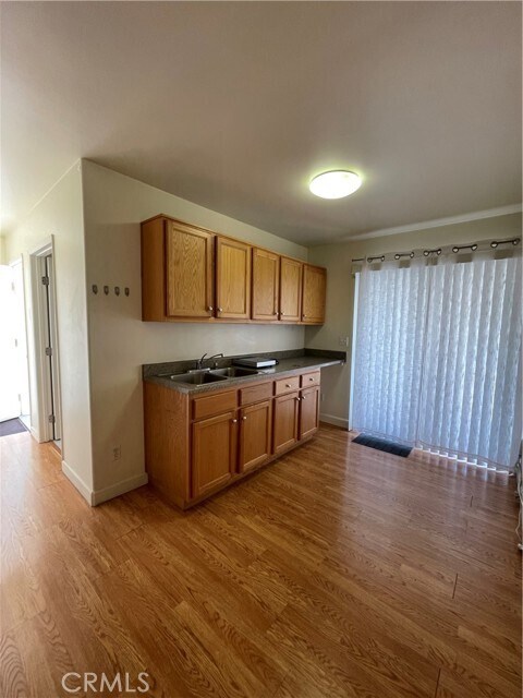 5726 Rocket St in Lakewood, CA - Building Photo