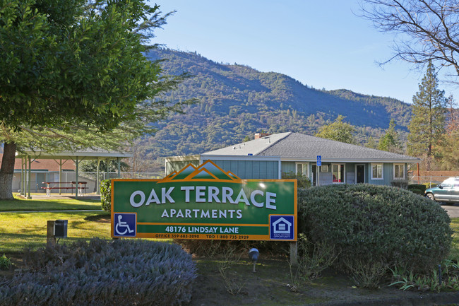 Oak Terrace Apartments