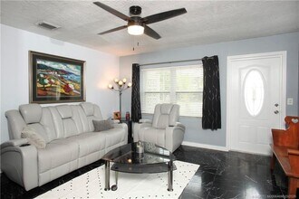 3489 NE Linda Dr in Jensen Beach, FL - Building Photo - Building Photo